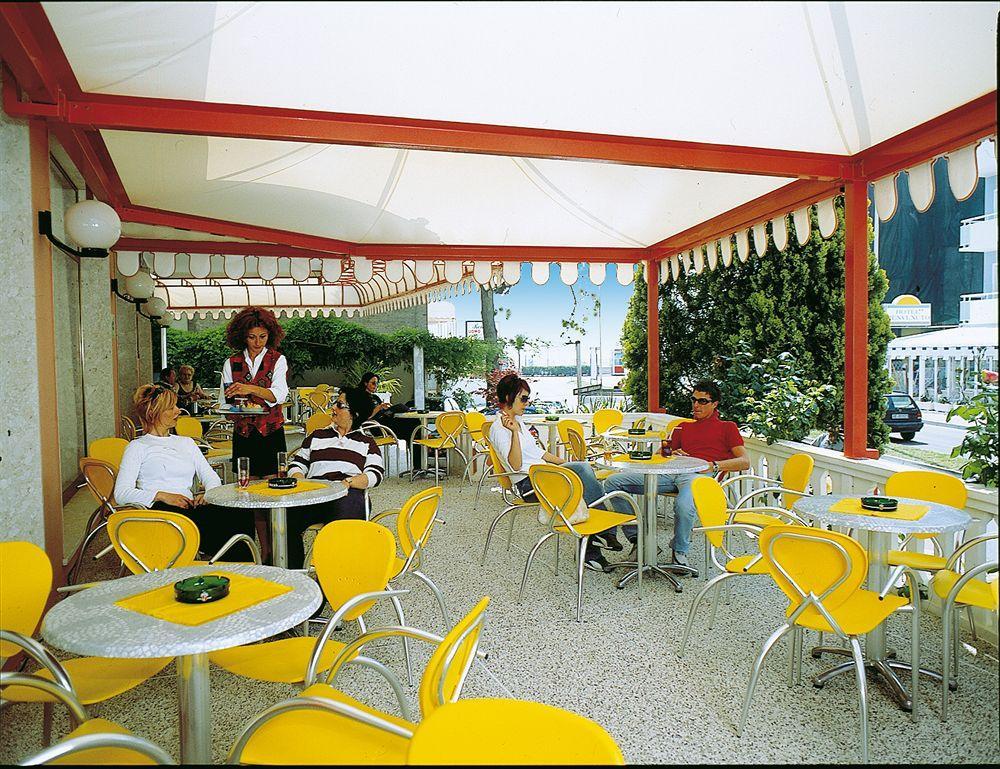 Universal Hotel 3*