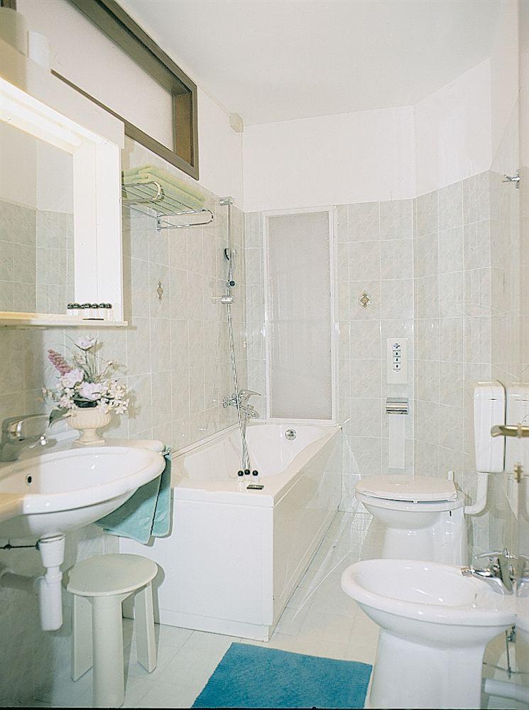 Universal Hotel 3*