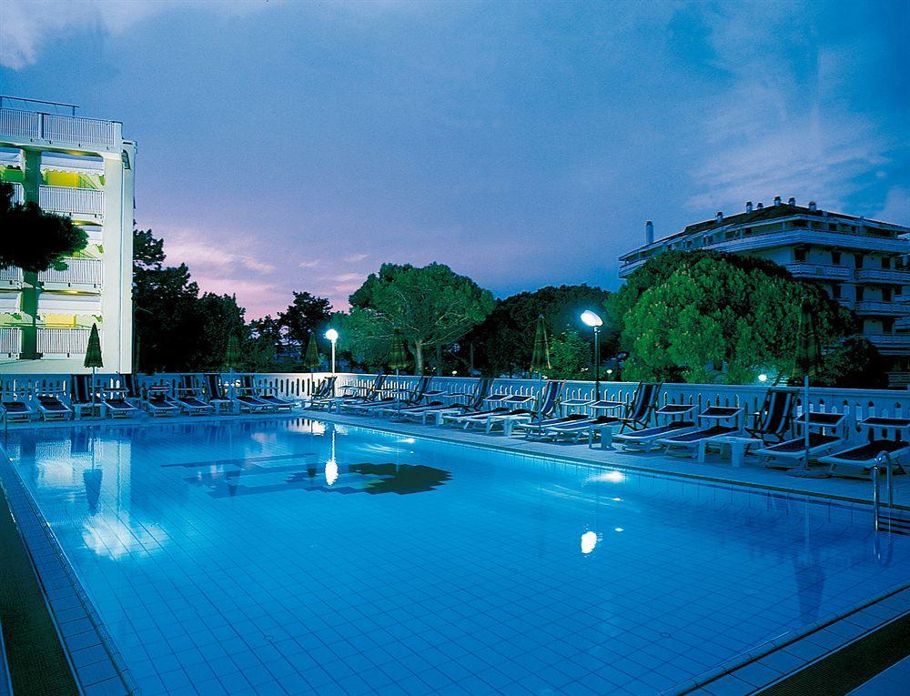 Universal Hotel 3*