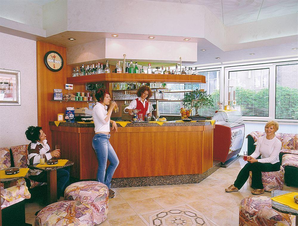 Hotel Universal 3*