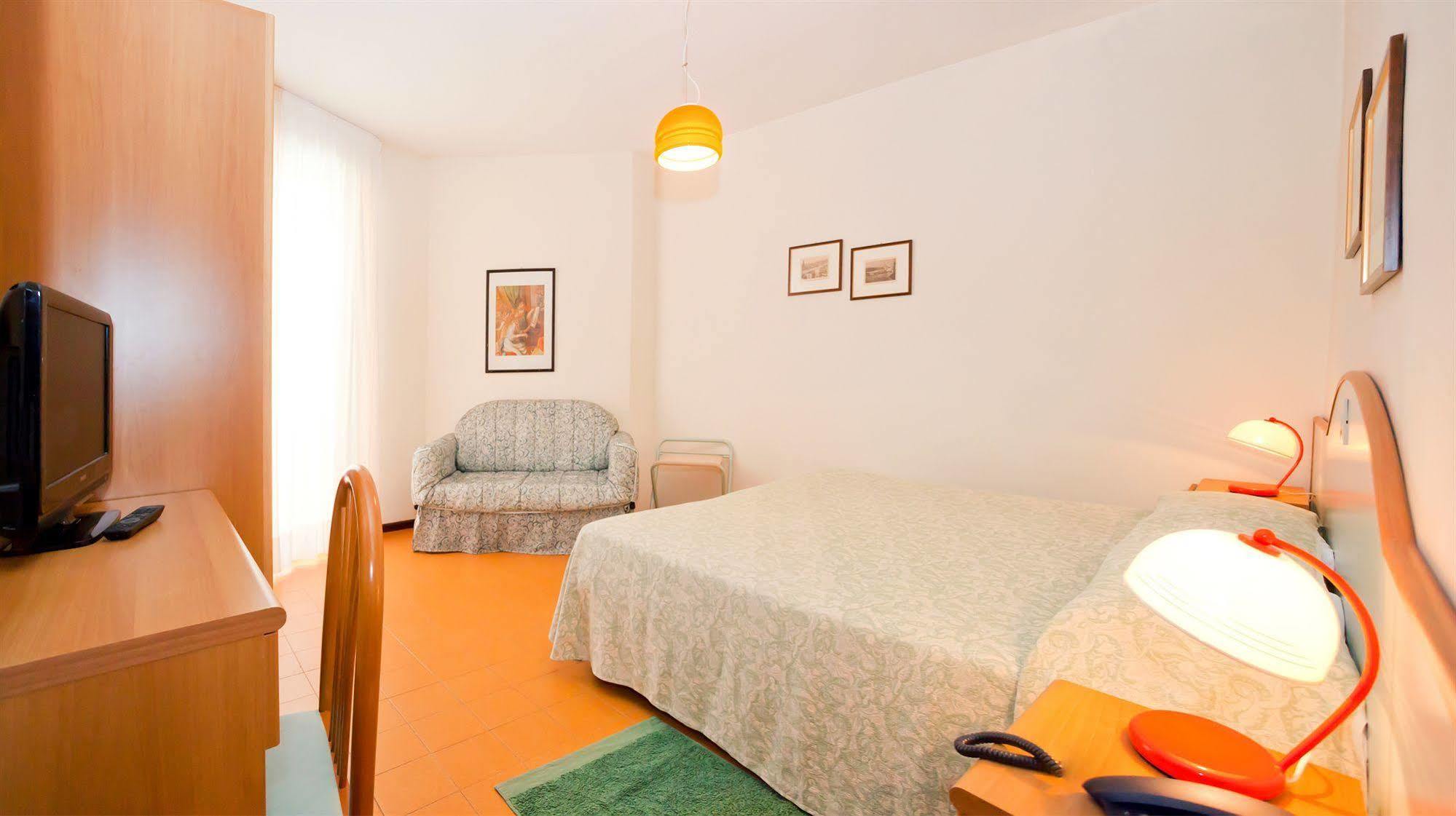 Hotel Universal 3*